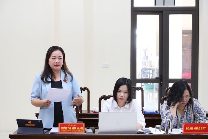 Đại biểu phát biểu tại buổi khảo sát.