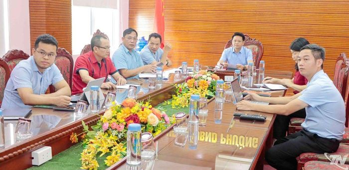 Các đại biểu tham gia buổi tiếp công dân tại điểm cầu trực tuyến phường Bắc Kạn.