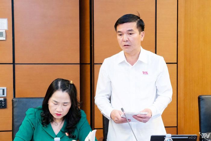 Đại biểu Hà Sỹ Huân, Phó Trưởng Đoàn ĐBQH chuyên trách tỉnh Thái Nguyên đề nghị hoàn thiện chính sách mua bán điện dư và tăng trách nhiệm của đơn vị vận hành công trình thủy điện.