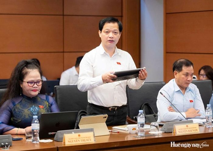 Đại biểu Nguyễn Hải Nam (Đoàn ĐBQH TP. Huế) cho rằng, cần phân biệt rõ bản chất của thỏa thuận quốc tế với tính hợp pháp của quá trình ký kết trong dự án Luật Thỏa thuận quốc tế (sửa đổi). Ảnh: Đoàn ĐBQH thành phố cung cấp