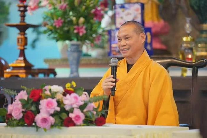 Thượng tọa Thích Trí Chơn thuyết giảng