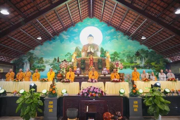 Niệm Phật cầu gia hộ