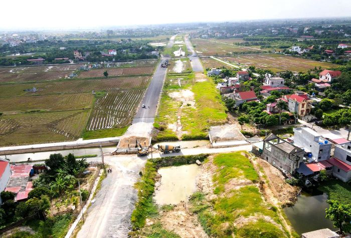 Dự án đi qua 7 xã của Hưng Yên là Ân Thi, Nguyễn Trãi, Hồng Quang, Đoàn Đào, Tiên Tiến, Tiên Hoa và Tống Trân. Khi hoàn thành dự án đường sẽ kết nối với quốc lộ 38, ĐT378 và đường dẫn cầu La Tiến, góp phần hoàn thiện mạng lưới giao thông của tỉnh Hưng Yên.