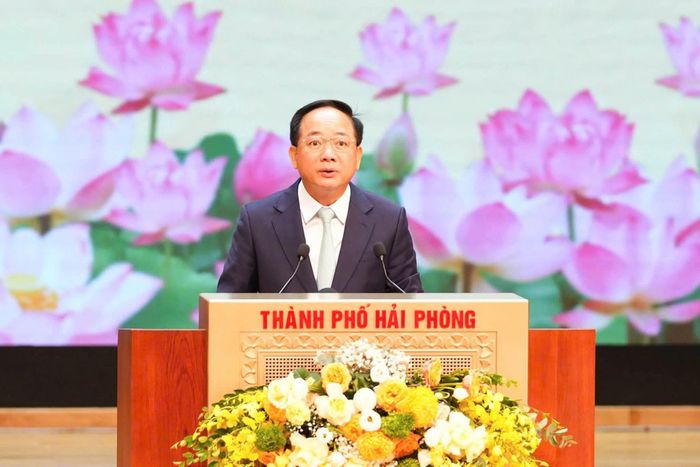 Ông Trịnh Văn Quyết, Ủy viên Bộ Chính trị, Bí thư Trung ương Đảng, Trưởng Ban Tuyên giáo Trung ương phát biểu chỉ đạo tại buổi lễ.