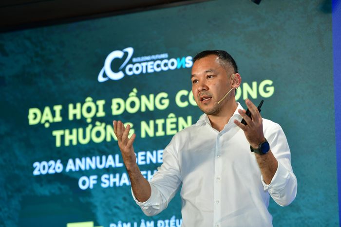 Chủ tịch HĐQT Coteccons Bolat Duisenov chia sẻ về định hướng phát triển và chiến lược tăng trưởng của doanh nghiệp tại đại hội.