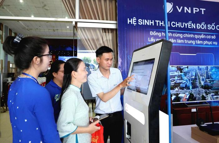 Xã Cần Giuộc đẩy mạnh cải cách hành chính, ứng dụng công nghệ thông tin nhằm nâng cao chất lượng phục vụ người dân và doanh nghiệp.