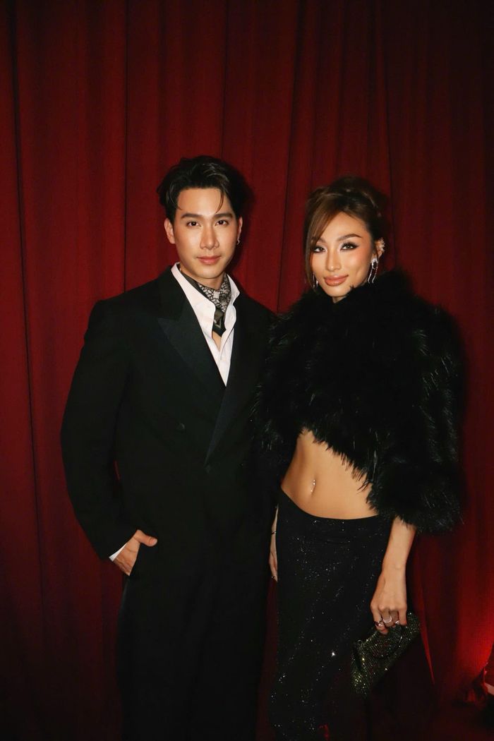 Ngô Bảo Ngọc và Tul Pakorn. Anh là nam diễn viên, người mẫu và ca sĩ đình đám của làng giải trí Thái Lan. Anh nổi tiếng với các vai diễn thuộc dòng phim boylove xu hướng, sở hữu lượng fan đông đảo với hơn 1,6 triệu người theo dõi trên mạng xã hội.