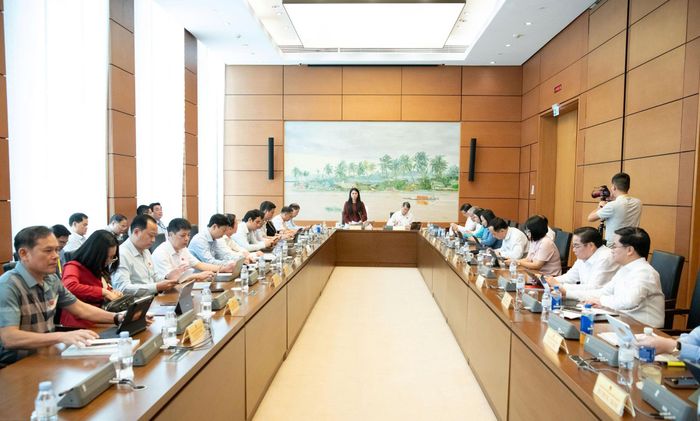 Quang cảnh phiên thảo luận tại Tổ 3 (Đoàn Hải Phòng, Lạng Sơn, Hà Tĩnh). (Ảnh: Media Quốc hội).