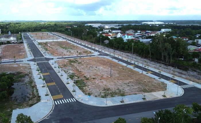 Theo Sở Xây dựng TP Huế, để bảo đảm công tác giải phóng mặt bằng cho dự án đường sắt tốc độ cao Bắc - Nam, thành phố đã khởi công và đang tích cực triển khai 33 dự án, với hệ thống hạ tầng được quy hoạch đồng bộ, tổng kinh phí đầu tư khoảng 1.807 tỷ đồng.