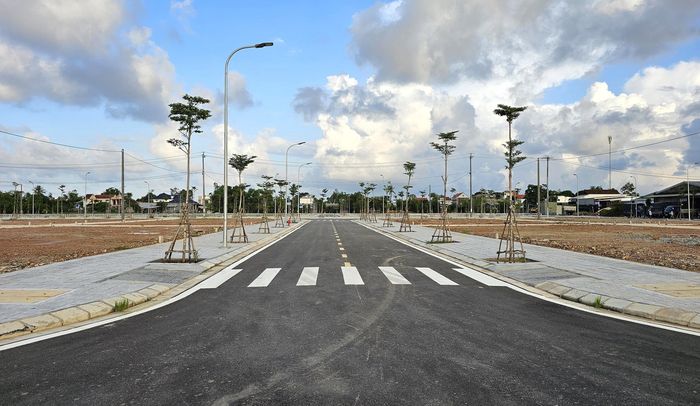Về tình hình thực hiện nguồn vốn, lũy kế giải ngân cho các khu tái định cư do Ban Nam Sông Hương quản lý tính đến nay đã đạt hơn 268 tỷ đồng trên tổng số 289 tỷ đồng (đạt tỷ lệ 92,8%). Phần vốn còn lại gần 8% dự kiến sẽ tiếp tục được giải ngân hoàn tất trong năm 2026.