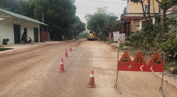 Việc thi công dự án kéo dài gây ra không ít trở ngại cho người tham gia giao thông.