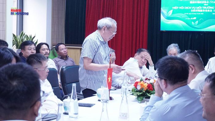 GS.TS Hoàng Xuân Cơ - Trưởng Ban Khoa học VIASEE trình bày tại sự kiện. 
