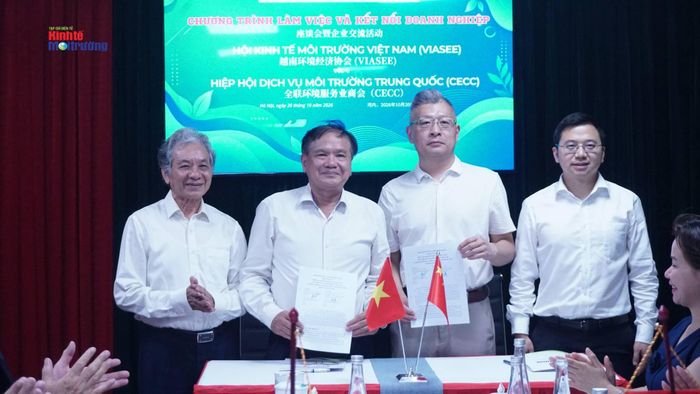 Hai bên ký biên bản ghi nhớ về hợp tác trong lĩnh vực kinh tế môi trường. 