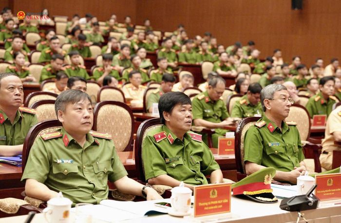 Các đại biểu tham dự buổi lễ. Ảnh: Hoa Lê
