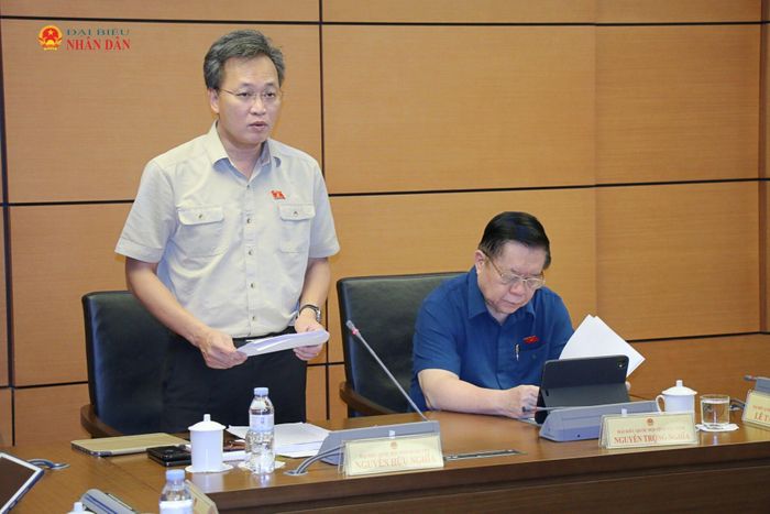 ĐBQH Nguyễn Hữu Nghĩa (Hưng Yên) phát biểu. Ảnh: Đắc Trường