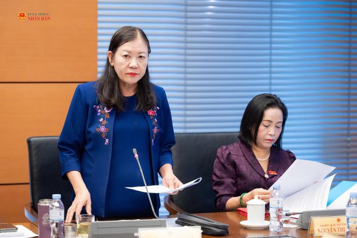 Chủ nhiệm Ủy ban Dân nguyện và Giám sát Lê Thị Nga - ĐBQH Ninh Bình phát biểu. Ảnh: Trọng Hiếu