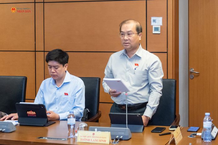 ĐBQH Trình Lam Sinh (An Giang) phát biểu. Ảnh: Mạnh Hưng