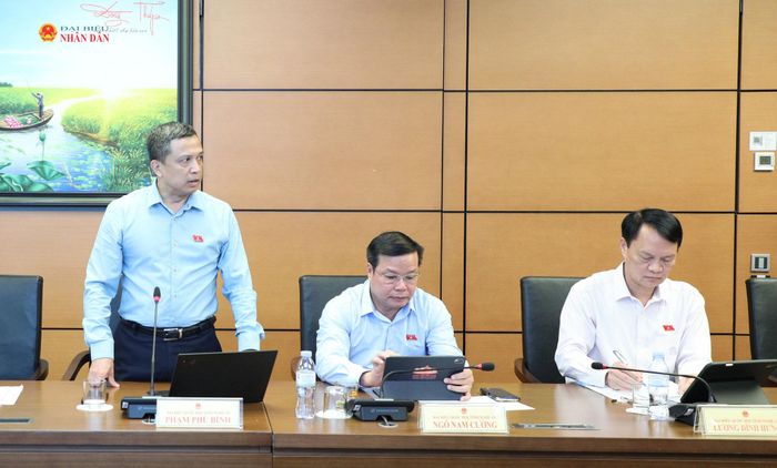 ĐBQH Phạm Phú Bình (Nghệ An) phát biểu