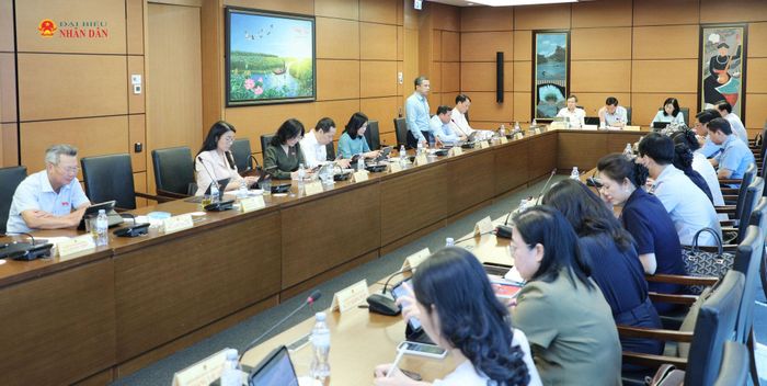 Toàn cảnh phiên thảo luận Tổ 10