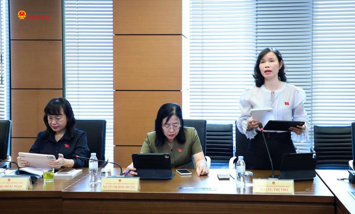 ĐBQH Hoàng Thị Thơ (Đồng Tháp) phát biểu