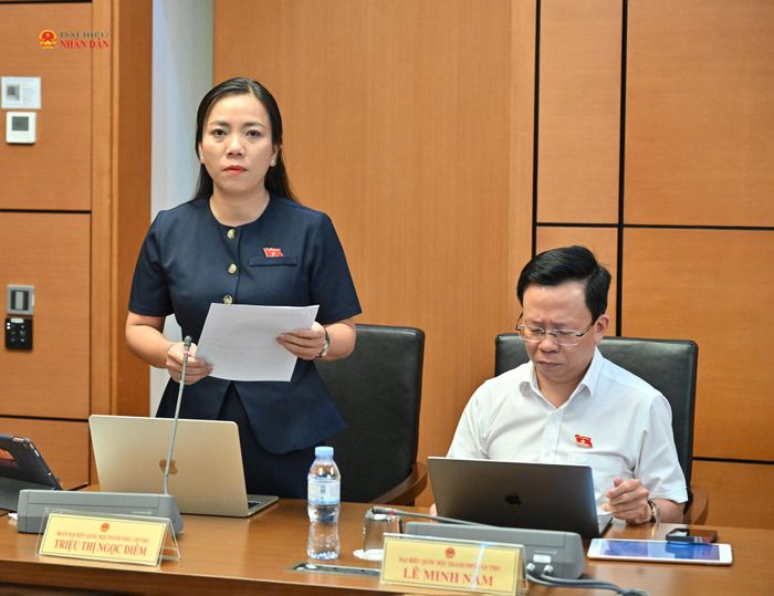 ĐBQH Triệu Thị Ngọc Diễm (TP. Cần Thơ) phát biểu. Ảnh: Quang Khánh