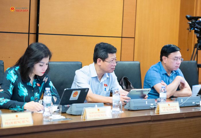 Đoàn ĐBQH tỉnh Phú Thọ tham dự phiên thảo luận. Ảnh: Xuân Quý