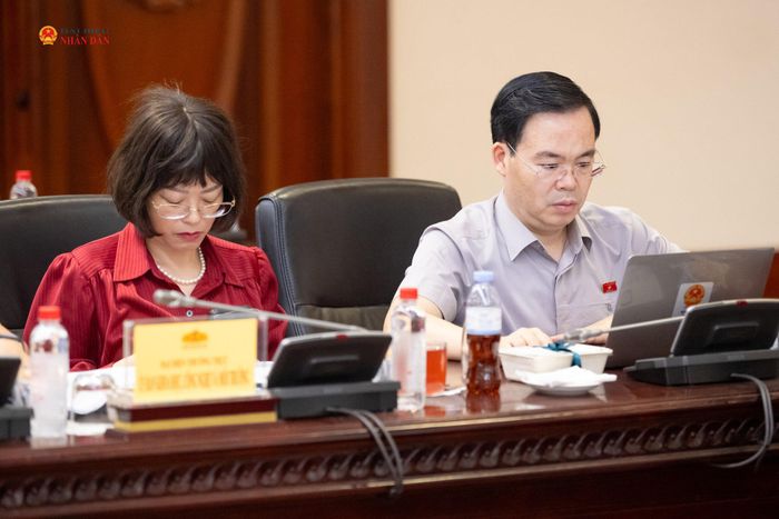 Các đại biểu tham dự phiên họp. Ảnh: Phạm Thắng