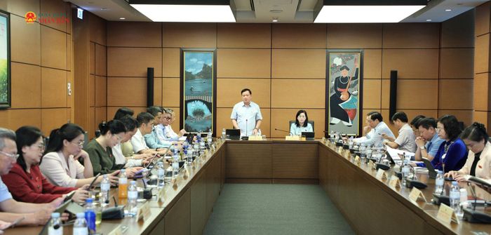 Toàn cảnh phiên thảo luận Tổ 10