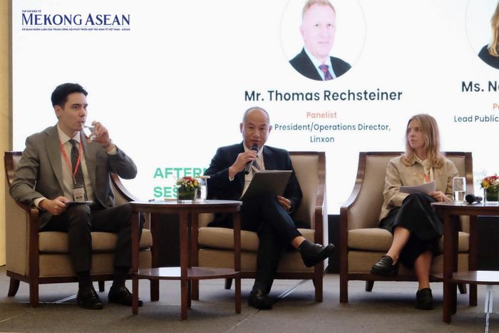 Ông Trần Đức Lân, Tổng giám đốc Công ty TNHH VSL Việt Nam (giữa). Ảnh: Mộc An/Mekong ASEAN.