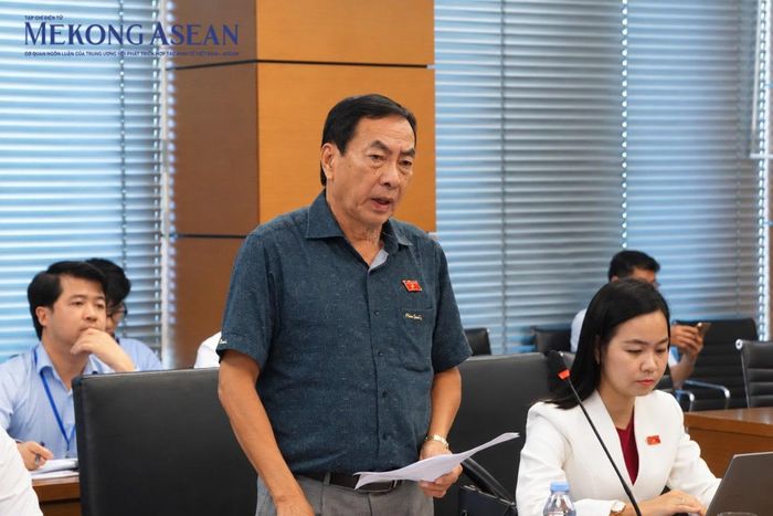 Đại biểu Phạm Văn Hoà phát biểu tại tổ. Ảnh: Đinh Nhung/Mekong ASEAN