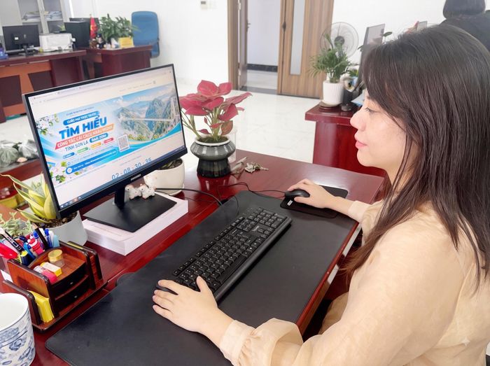 Công chức Đảng ủy UBND tỉnh Sơn La tham gia cuộc thi.