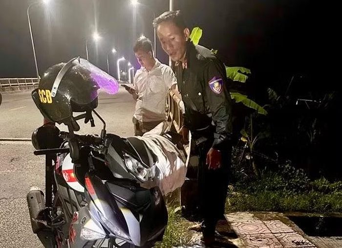Tổ tuần tra 785 Công an TP Huế cứu sống nam thanh niên nhảy sông tự vẫn