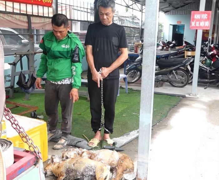 Cuối tháng 8, Phòng Cảnh sát hình sự Công an TP Hồ Chí Minh bắt giữ khẩn cấp hai đối tượng Phan Văn Lộc và Đặng Đình Bẩy dùng súng tự chế gây ra nhiều vụ trộm chó.