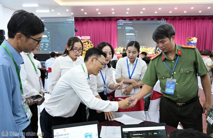 Ban tổ chức cấp phát tài khoản và mật khẩu cho các đội tham gia.