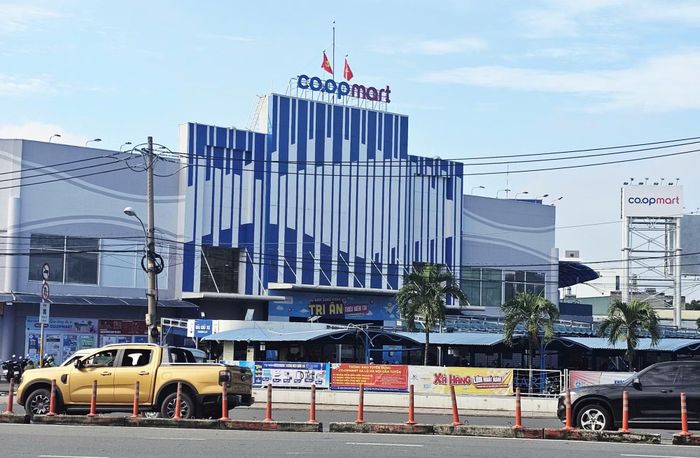 Co.op mart thuộc Sài Gòn Co.op, một trong những mô hình kinh tế tập thể thành công ở TP Hồ Chí Minh.