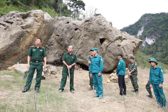 Tại xã Trà Lĩnh, đoàn công tác khảo sát, xác minh thông tin về phần mộ liệt sĩ Nguyễn Văn Thảo (hoặc Thạo), sinh năm 1960, quê quán Hải Phòng, Binh nhất, chiến sĩ Đại đội 23, Sư đoàn 346. Liệt sĩ Nguyễn Văn Thảo (hoặc Thạo) hy sinh ngày 6/3/1979 trong khi chiến đấu tại khu vực xóm Lũng Táo, xã Quốc Toản, huyện Trà Lĩnh (cũ), nay là xóm Bản Quang, xã Trà Lĩnh, tỉnh Cao Bằng.