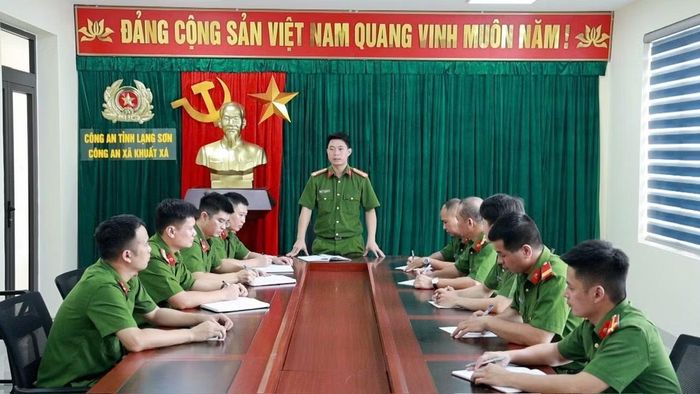 Các CBCS Công an xã Khuất Xá từ nay đã có hội trường họp giao ban.