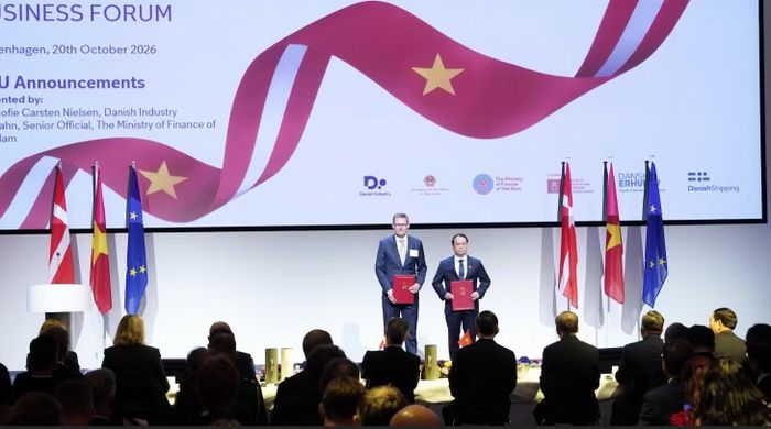  Lãnh đạo Bệnh viện 19-8 (Bộ Công an Việt Nam) và lãnh đạo Bệnh viện Đại học Aalborg (Đan Mạch) trao biên bản ghi nhớ hợp tác chiến lược 