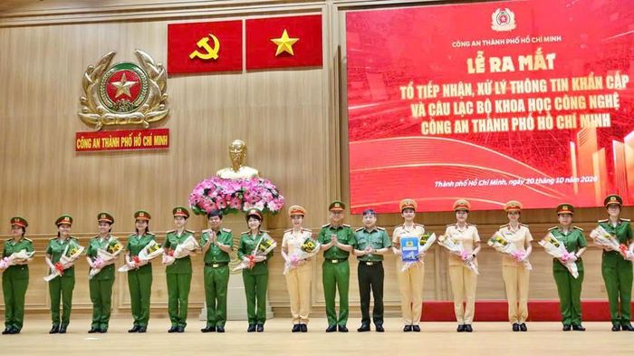 Tổ tiếp nhận thông tin khẩn cấp, Công an Thành phố Hồ Chí Minh.