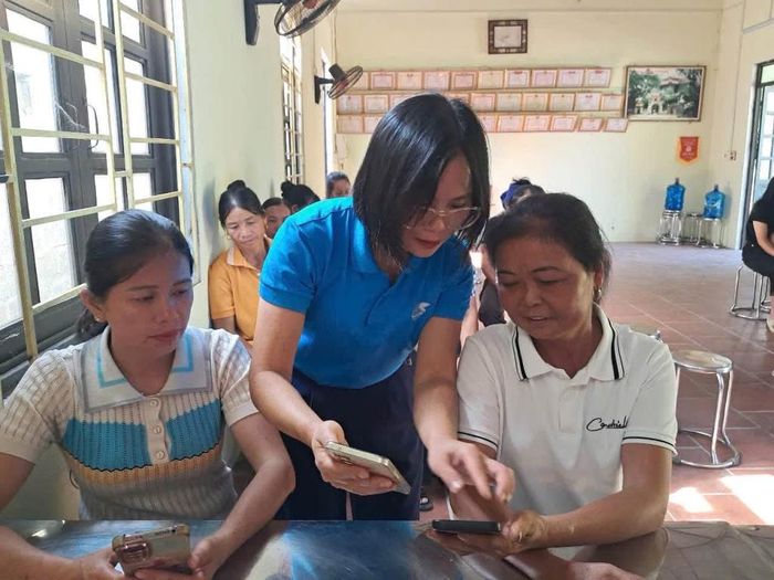 Trong giai đoạn mới, vai trò của phụ nữ ngày càng được thể hiện rõ nét, từ phát triển kinh tế, giáo dục, chăm sóc sức khỏe đến bảo tồn văn hóa dân tộc và ứng dụng công nghệ số.