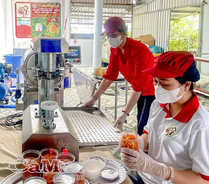 Tổ hợp tác Lam Dương (khóm Gành Hào, phường Hoà Thành) ứng dụng công nghệ vào quy trình sản xuất sản phẩm OCOP.