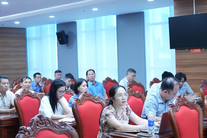 Các liên lạc viên dự buổi tập huấn.
