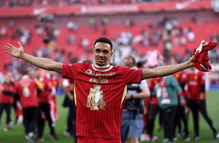 Trent Alexander-Arnold đang được Liverpool cân nhắc đưa trở lại sân Anfield