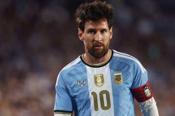 Những kỷ vật trên thuộc về Messi trong giai đoạn ngôi sao này khoác áo Barcelona