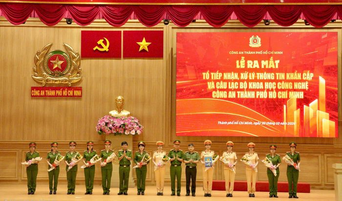 Quang cảnh buổi lễ ra mắt