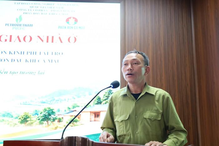  Đại diện hộ gia đình được hỗ trợ chia sẻ niềm vui khi có ngôi nhà mới kiên cố 