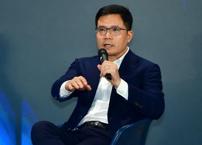 Ông Nguyễn Quang Thuân, Chủ tịch HĐQT kiêm Tổng giám đốc Công ty CP FiinGroup:"Chiến lược mở rộng ra quốc tế và tiến vào những phân khúc cao cấp khó hơn nhưng là hướng đi đúng đắn. Tuy nhiên, kết quả cuối cùng sẽ phụ thuộc vào năng lực thực thi của công ty và Ban lãnh đạo".
