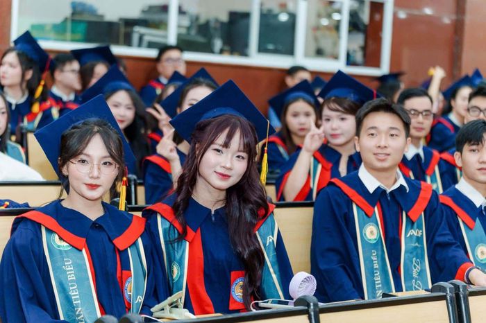 Sinh viên Học viện Tài chính tại lễ trao bằng tốt nghiệp tháng 8/2026. (Ảnh: HVTC)