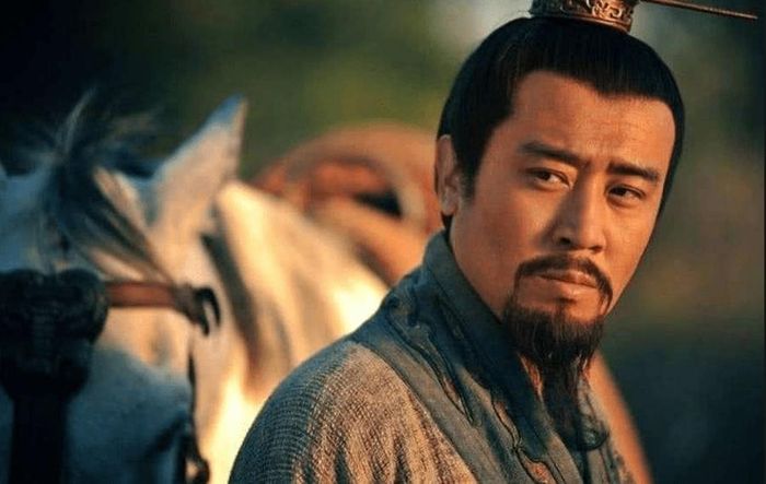 Lưu Bị 4 lần “bỏ rơi” vợ con khi tháo chạy. (Ảnh: Ifeng)