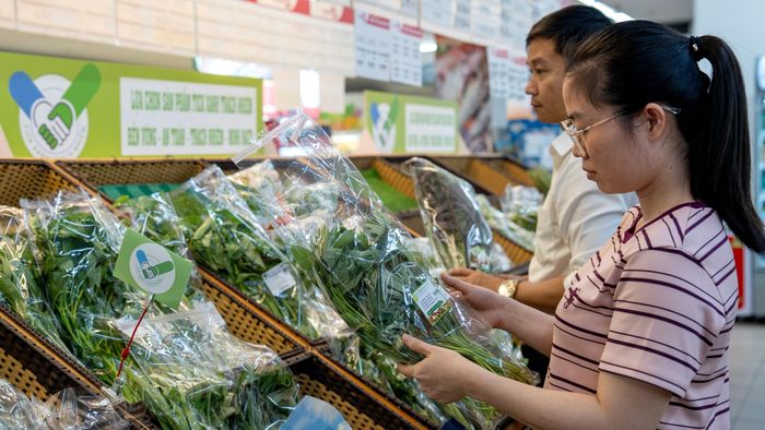 Các sản phẩm “tick xanh” được bày bán trong hệ thống bán lẻ SATRA. (Ảnh: SATRA)